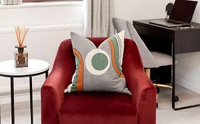 Cosy Decorated Flat In Tonbridge