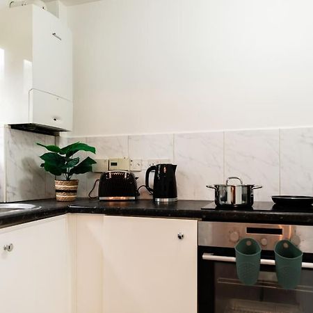 Cosy Decorated Flat In Tonbridge Apartment Exterior photo